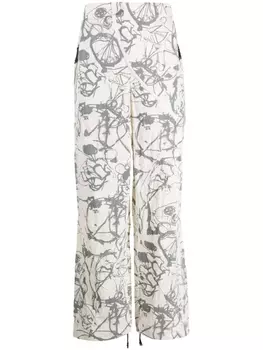 Прямые брюки с абстрактным принтом MCQ, белый