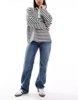 Прямые джинсы темного цвета Bershka