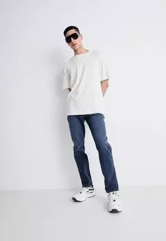 Прямые джинсы Wrangler, темно-синий