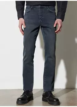 Прямые мужские джинсовые брюки с нормальной талией Wrangler