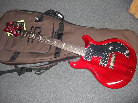 PRS SE Mira 2022 - винтажная вишня