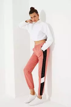 Пудровый точечный полосатый детальный спортивный костюм для джоггеров удобной формы с резиновыми штанинами TOMMYLIFE