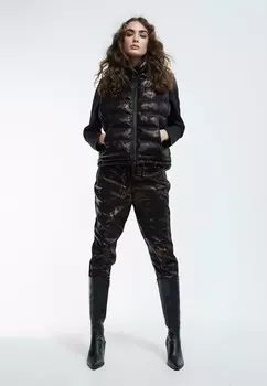 Пуховик LOLA CASADEMUNT, черный