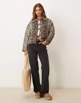 Пуховик с длинными рукавами и леопардовым принтом ASOS DESIGN
