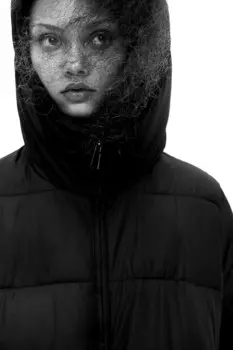 Пуховик с капюшоном H&M, черный
