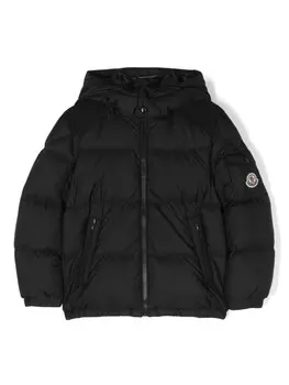 Пуховик с капюшоном и нашивкой-логотипом Moncler Enfant, черный