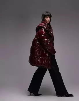 Пуховик средней длины с капюшоном бордового цвета Topshop