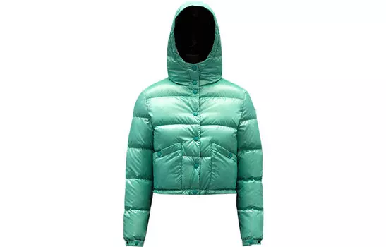 Пуховик женский изумрудно-зеленый Moncler