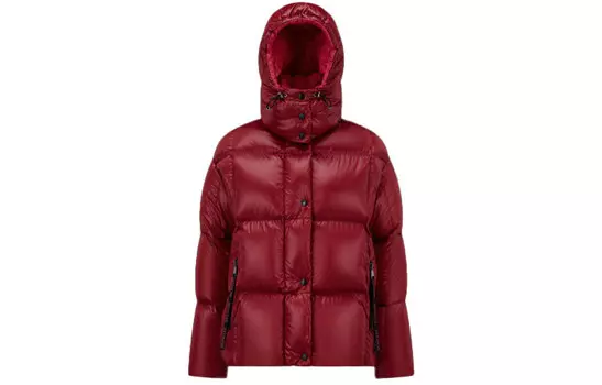 Пуховик женский красный Moncler