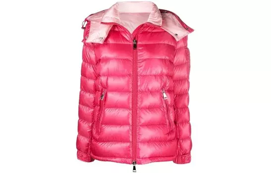 Пуховик женский красный Moncler