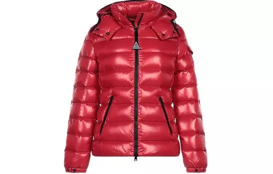 Пуховик женский красный Moncler
