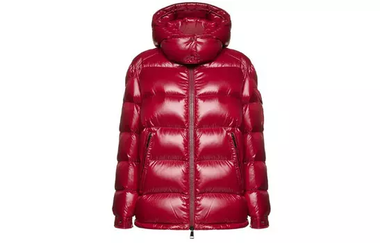 Пуховик женский красный Moncler