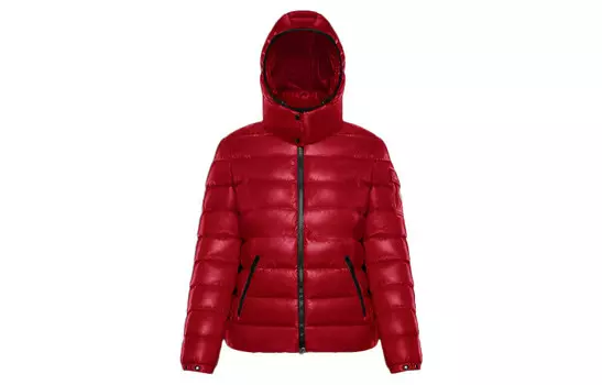 Пуховик женский красный Moncler