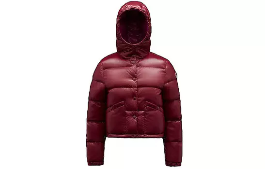 Пуховик женский красный Moncler
