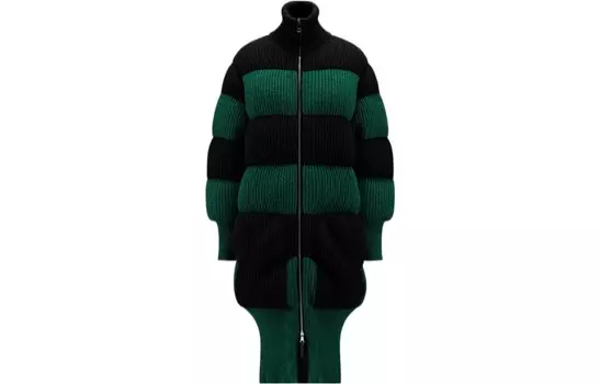 Пуховик женский зеленый Moncler