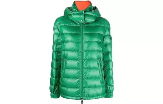 Пуховик женский зеленый Moncler