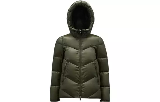 Пуховик женский зеленый Moncler