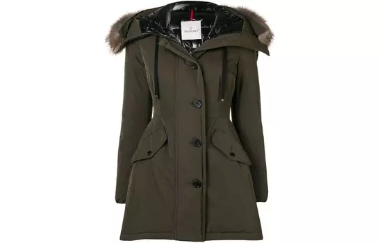 Пуховик женский зеленый Moncler