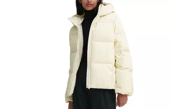 Пуховик женский жемчужно-белый Uniqlo