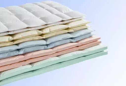 Пуховое одеяло Haeussling "Пакет-сюрприз, одеяла на лето и зиму", нормальное, наполнитель 90% пух, 10% перо, чехол 100% хлопок, (1 шт.), пуховое одеяло 135х200, 155х220см и другие размеры 135х200 см, цвет bunt