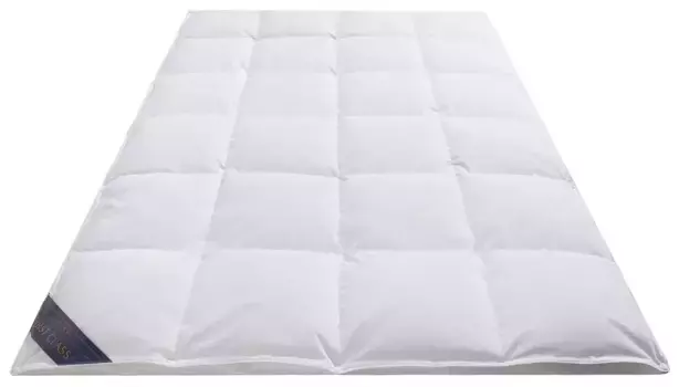 Пуховое одеяло Hanse by RIBECO "Йонас", 4 сезона, наполнитель 90% пух, 10% перо, чехол 100% хлопок, (1 шт.), комфорт для сна круглый год! 135х200 см, белый