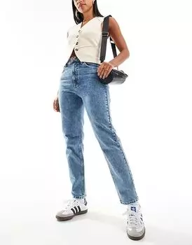 Pull&Bear – Базовые джинсы mom с высокой талией в средне-синем цвете