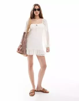 Pull&Bear мини-платье с длинными рукавами и воланами белого цвета