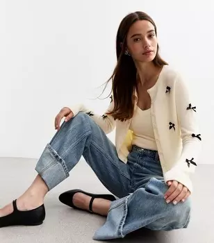 Пушистый кардиган Off White с бантом New Look, белый