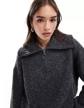 Пушистый свитер с застежкой-молнией на половину длины из пряжи ASOS DESIGN в угольном цвете