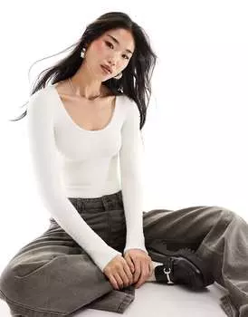 Пышное трикотажное боди цвета экрю Bershka