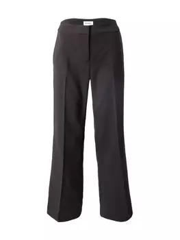 Расклешенные брюки со складками WEEKDAY Cami, черный