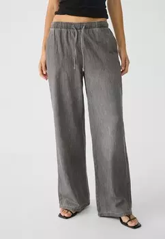 Расклешенные джинсы FLOWING Stradivarius, серый деним