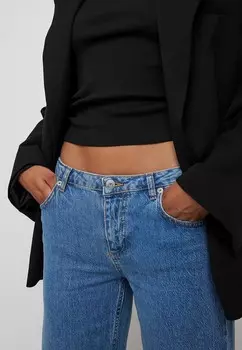 Расклешенные джинсы NA-KD, синий