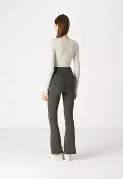 Расклешенные джинсы SOFT FLARE Gina Tricot, серый