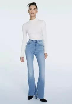 Расклешенные джинсы Stradivarius, синий