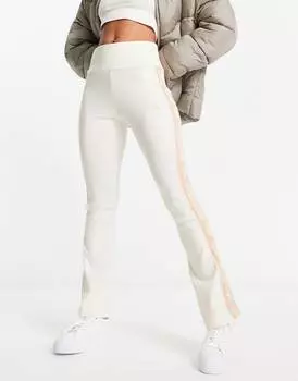 Расклешенные леггинсы в рубчик овсяного цвета adidas Originals 'ski chic'