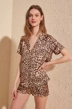 Разноцветный атласный пижамный комплект с леопардовым узором и шортами Trendyol