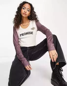 Разноцветный топ с длинными рукавами и надписью Urban Revivo