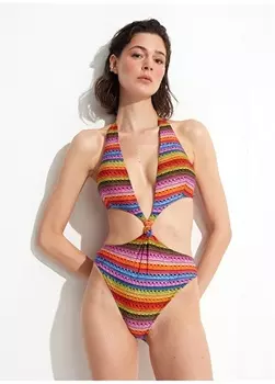 Разноцветный женский купальник меньше, значит больше Less is More