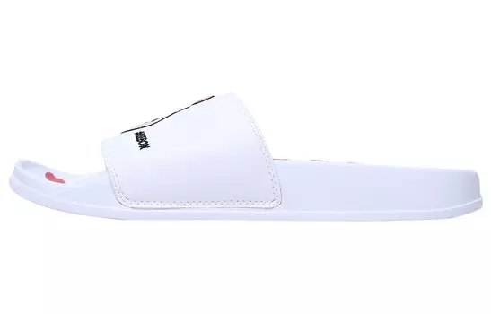 Reebok ClassicДругие шлепанцы унисекс