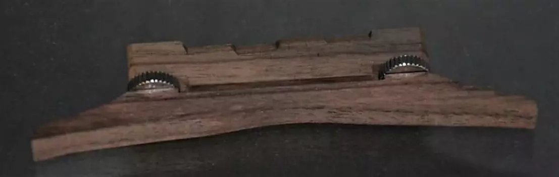 Регулируемый мост для мандолины из розового дерева с компенсационным верхом Allparts Adjustable Mandolin Bridge w/ Compensated Top