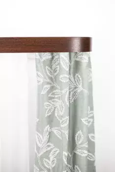 Рельсовая система GARESA "Пластиковая рейка с крышкой", 2 направляющие, желаемой длины, с 2 круглыми арками по бокам (без зазора между шторой и стеной!) 500 см, цвет mahagoni