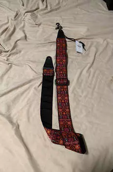 Ремень для гитары Fender Festival 2” красный Festival Strap 2”