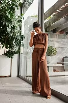 Rochelle Palazzo атласные брюки широкого кроя Next, коричневый