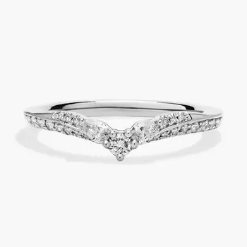 Романтичное кольцо с бриллиантами в форме крылатой груши из 18-каратного белого золота (1/3 карата). Blue Nile