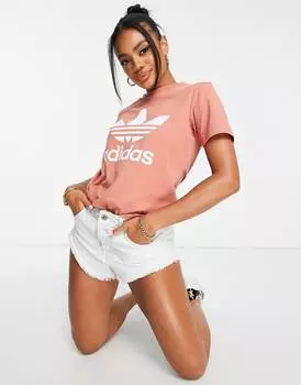 Розовая футболка с крупным трилистником adidas Originals