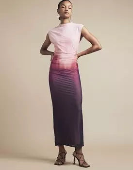 Розовое облегающее платье миди с эффектом омбре в сеточку River Island - средний размер