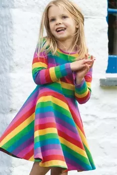 Розовое платье из натурального хлопка с просторным низом и радужным мотивом Frugi, розовый