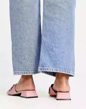 Розовые босоножки на каблуке с заклепками и пряжкой ASOS Fortress