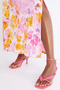 Розовые босоножки на квадратном каблуке QUIZ Clothing